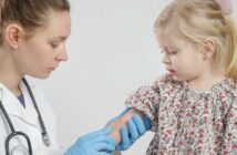 Neurodermitis beim Kind: Ursachen, Symptome & Behandlung (Foto: AdobeStock - 174678123 Olga Sidel'nikova)