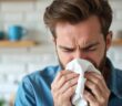 Allergie oder Erkältung? So erkennen Sie den Unterschied an der verstopften Nase (Foto: AdobeStock_1774131576 Maryna)