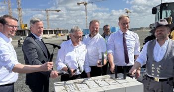 Feierliche Grundsteinlegung läutet Neubau der Zentralklinik Ostfriesische Meere (Foto: Trägergesellschaft)